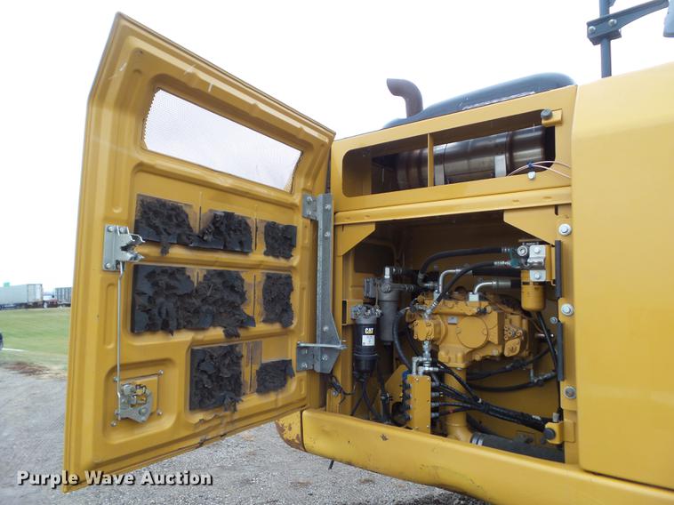 image for item L5728 2013 Caterpillar 320EL excavator