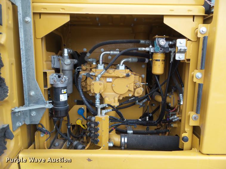 image for item L5728 2013 Caterpillar 320EL excavator