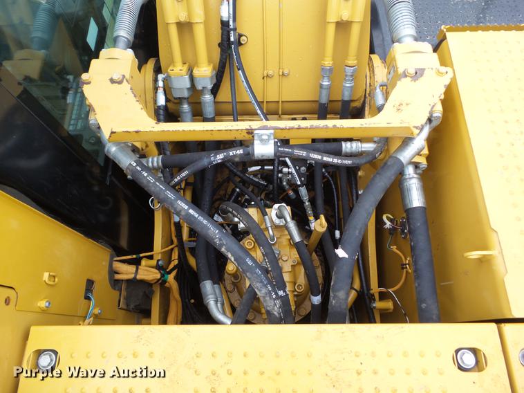 image for item L5728 2013 Caterpillar 320EL excavator