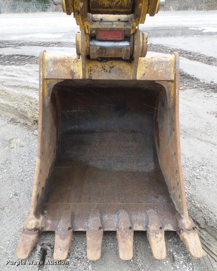 image for item L5728 2013 Caterpillar 320EL excavator