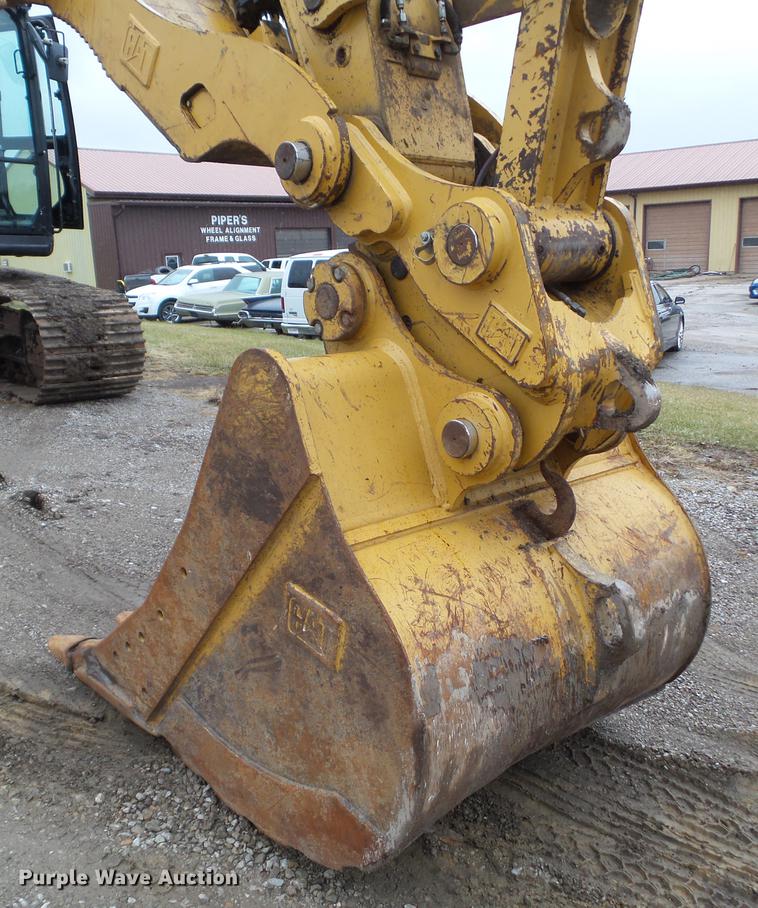 image for item L5728 2013 Caterpillar 320EL excavator