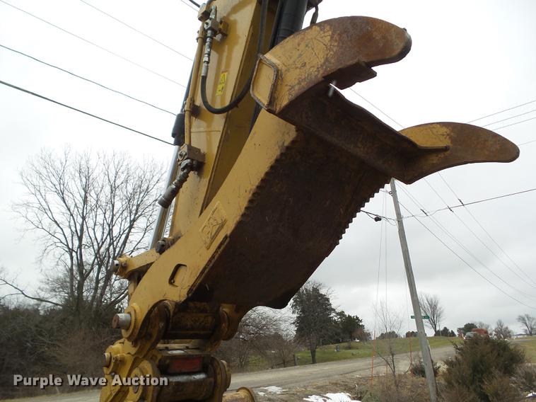 image for item L5728 2013 Caterpillar 320EL excavator