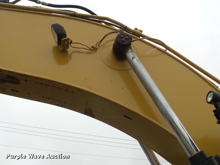 image for item L5728 2013 Caterpillar 320EL excavator