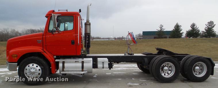 image for item L5731 2003 Freightliner FL112 semi truck