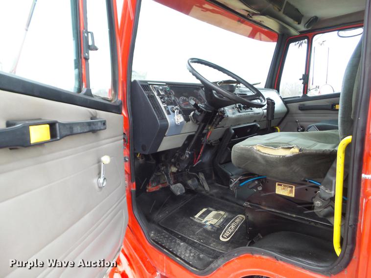 image for item L5731 2003 Freightliner FL112 semi truck