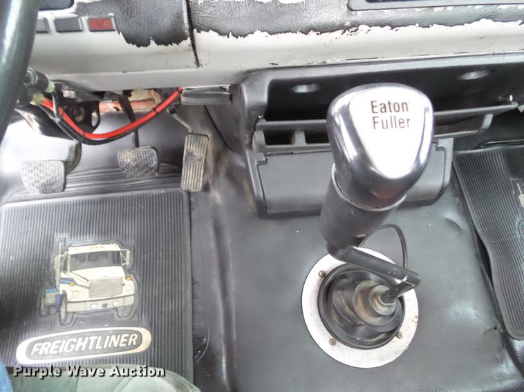 image for item L5731 2003 Freightliner FL112 semi truck