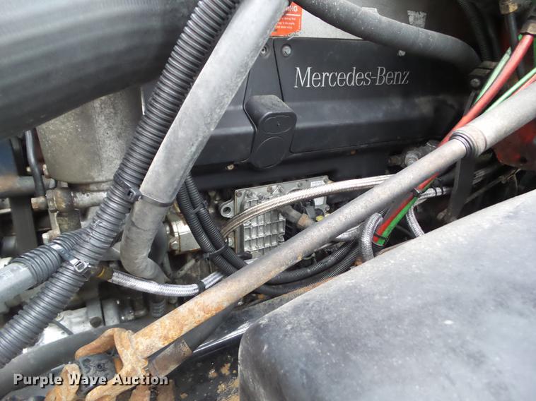 image for item L5731 2003 Freightliner FL112 semi truck