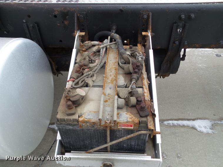 image for item L5731 2003 Freightliner FL112 semi truck