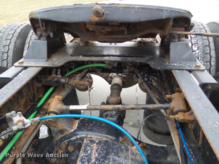 image for item L5731 2003 Freightliner FL112 semi truck