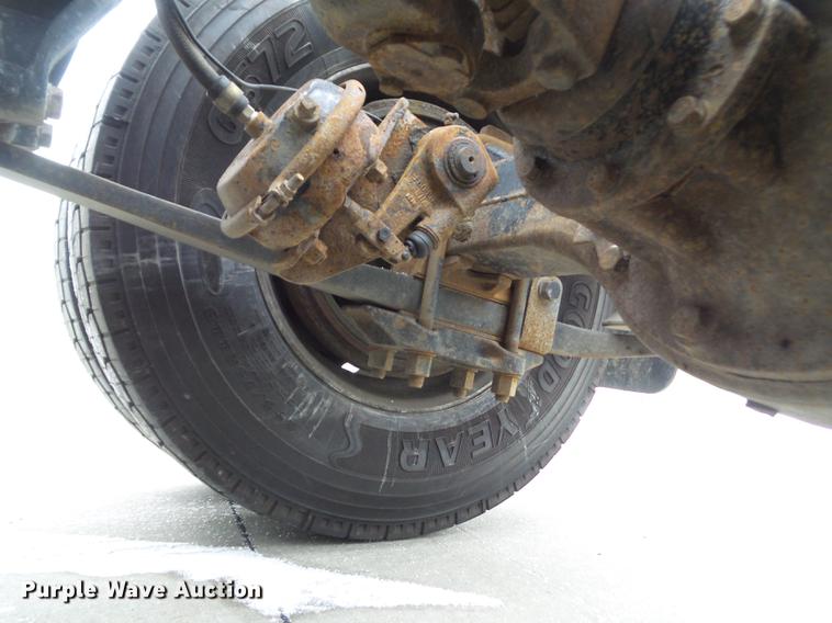 image for item L5731 2003 Freightliner FL112 semi truck