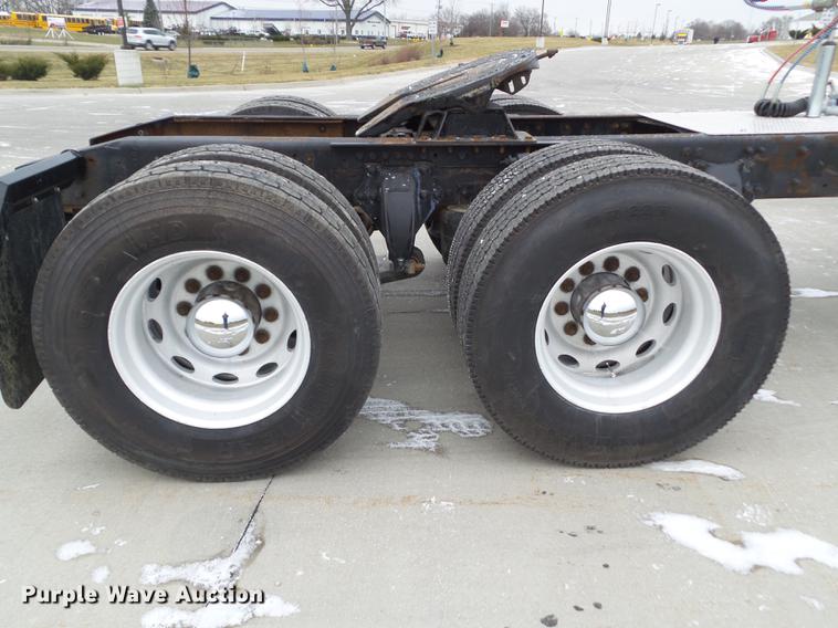 image for item L5731 2003 Freightliner FL112 semi truck