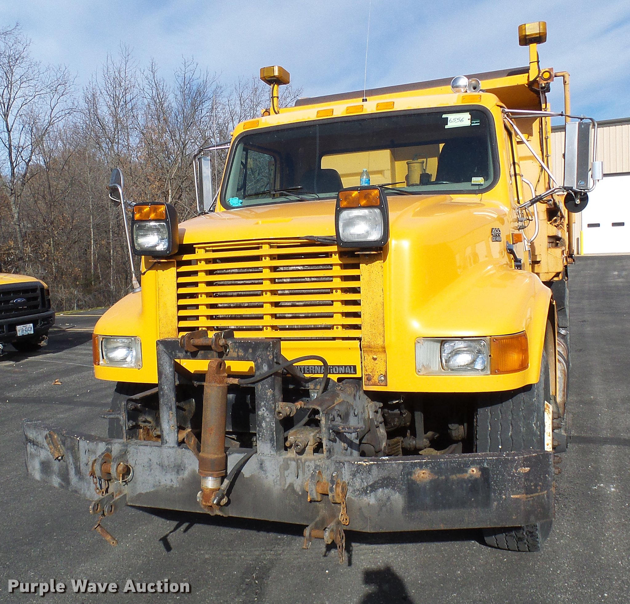 2002 International 4900 dump truck in Eldon, MO | Item DB2118 sold