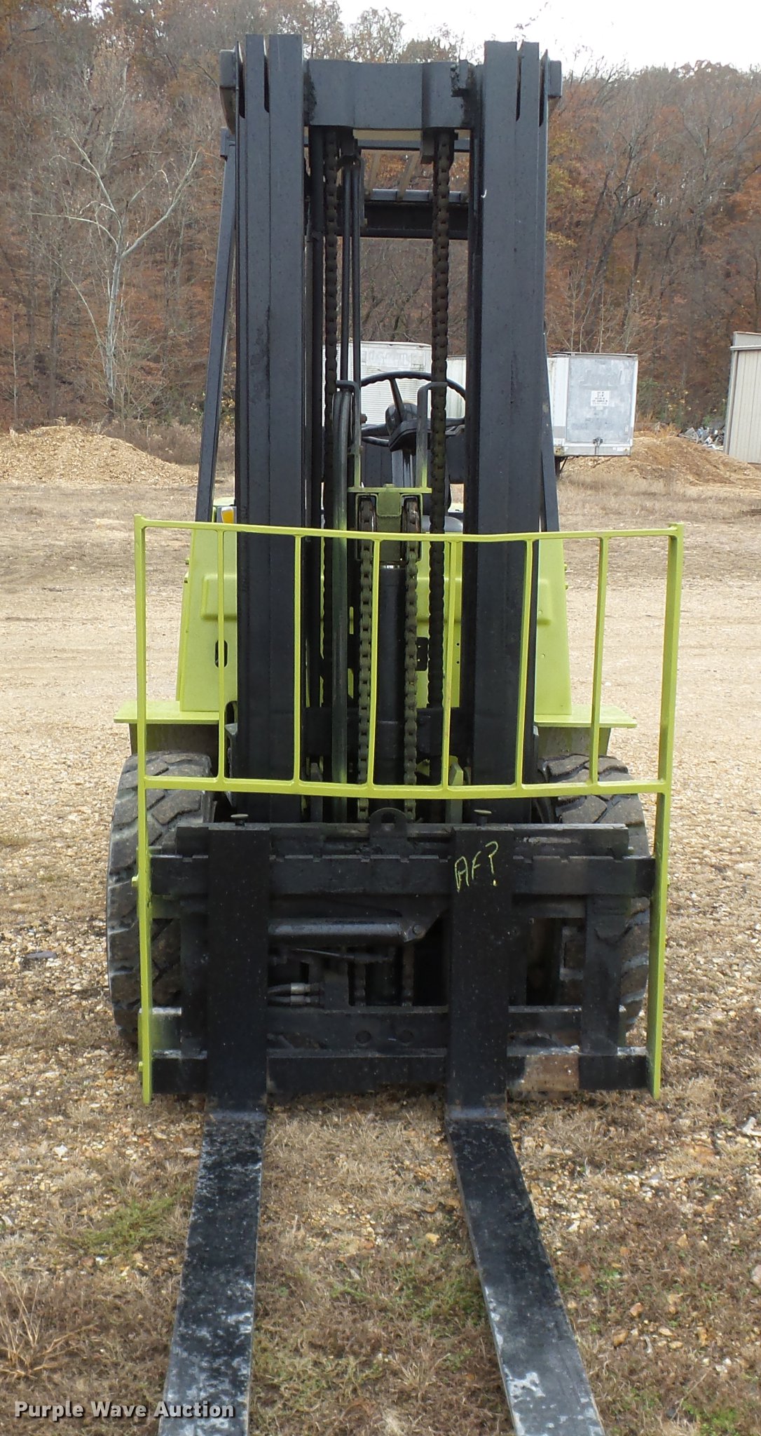 Clark GPX30 forklift in Cape Girardeau, MO Item DD2403 sold Purple Wave