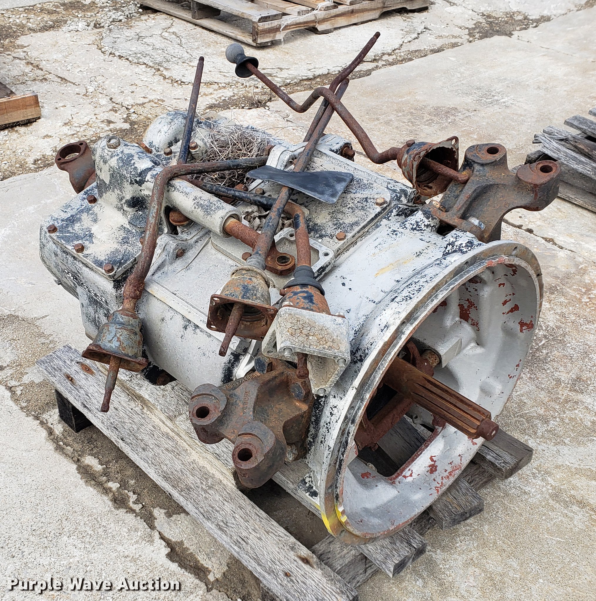 (3) Mack Maxitorque manual transmission in Liberty, MO | Item EF9949