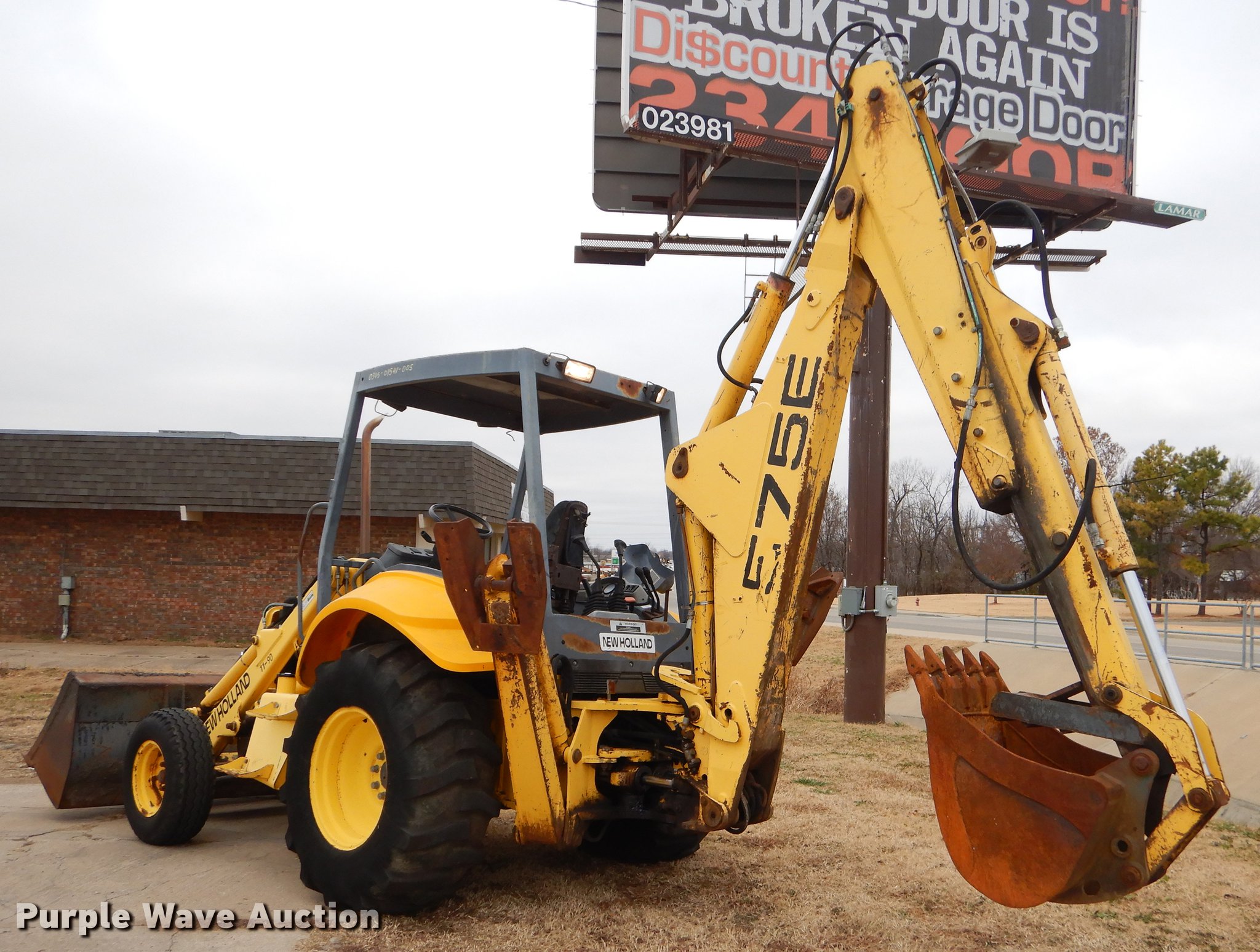 New Holland 575E backhoe in Collinsville, OK Item ER9296 sold