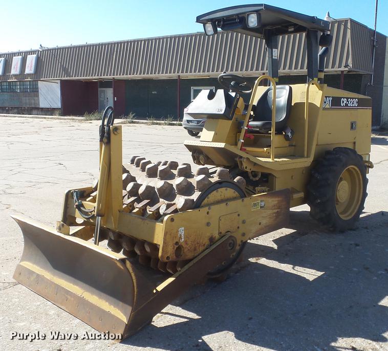 image for item DC1314 2006 Caterpillar CP-323C single drum vibratory roller