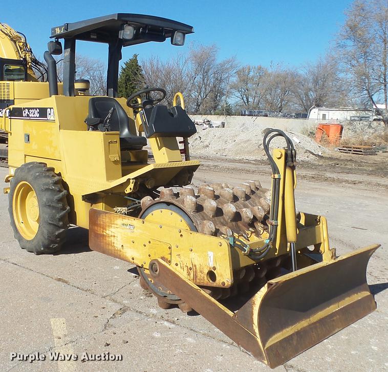 image for item DC1314 2006 Caterpillar CP-323C single drum vibratory roller