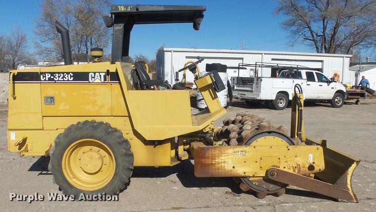 image for item DC1314 2006 Caterpillar CP-323C single drum vibratory roller