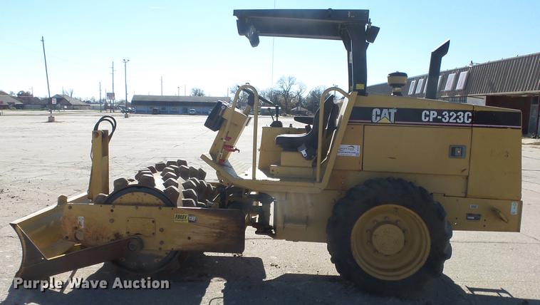 image for item DC1314 2006 Caterpillar CP-323C single drum vibratory roller