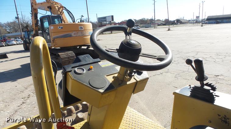 image for item DC1314 2006 Caterpillar CP-323C single drum vibratory roller