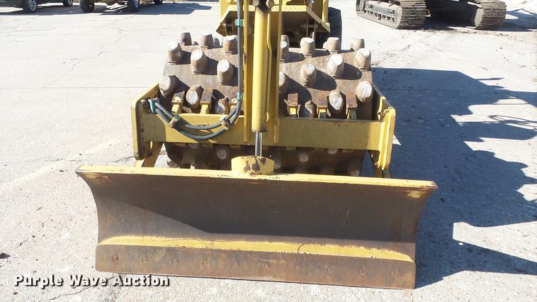 image for item DC1314 2006 Caterpillar CP-323C single drum vibratory roller