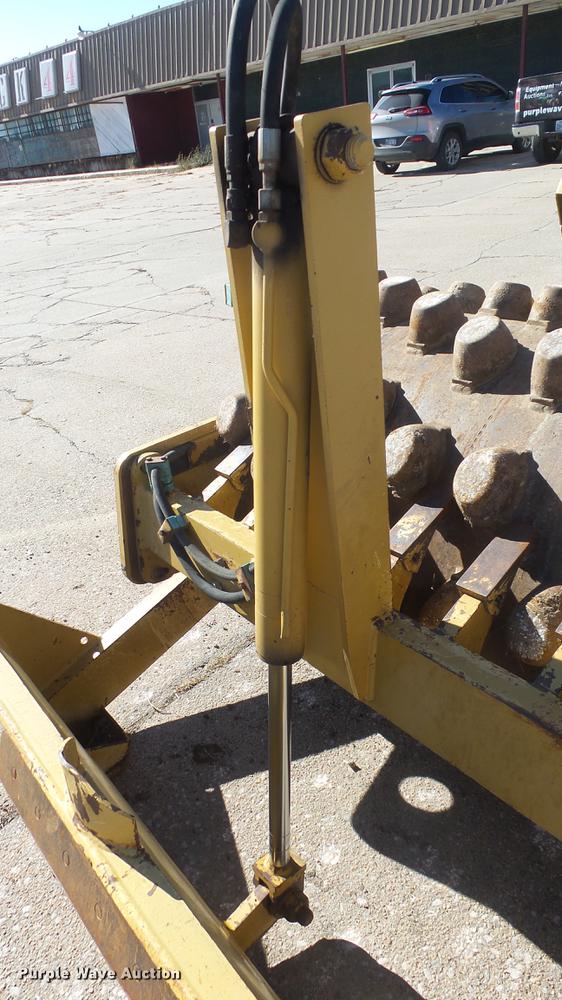 image for item DC1314 2006 Caterpillar CP-323C single drum vibratory roller