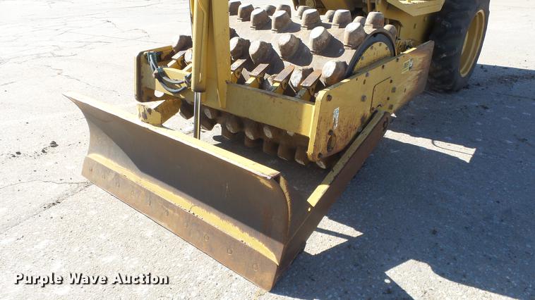 image for item DC1314 2006 Caterpillar CP-323C single drum vibratory roller