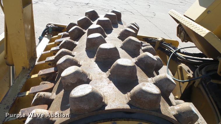 image for item DC1314 2006 Caterpillar CP-323C single drum vibratory roller