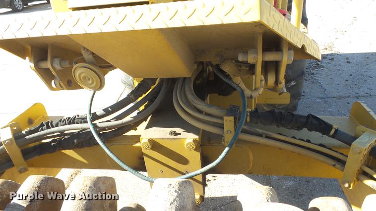image for item DC1314 2006 Caterpillar CP-323C single drum vibratory roller