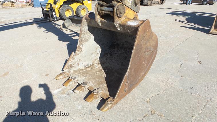 image for item DC1315 2007 Case CX225SR excavator