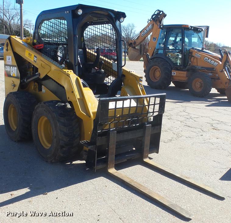 image for item DC1316 2015 Caterpillar 236D skid steer