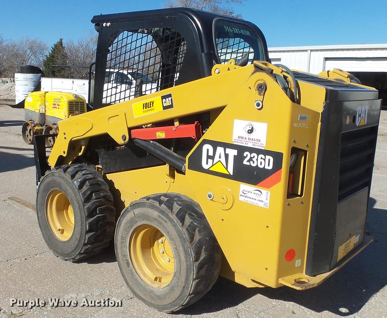 image for item DC1316 2015 Caterpillar 236D skid steer