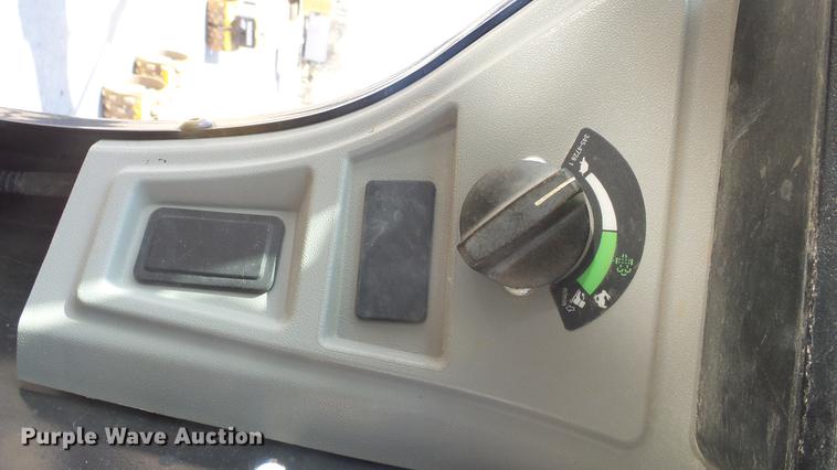 image for item DC1316 2015 Caterpillar 236D skid steer