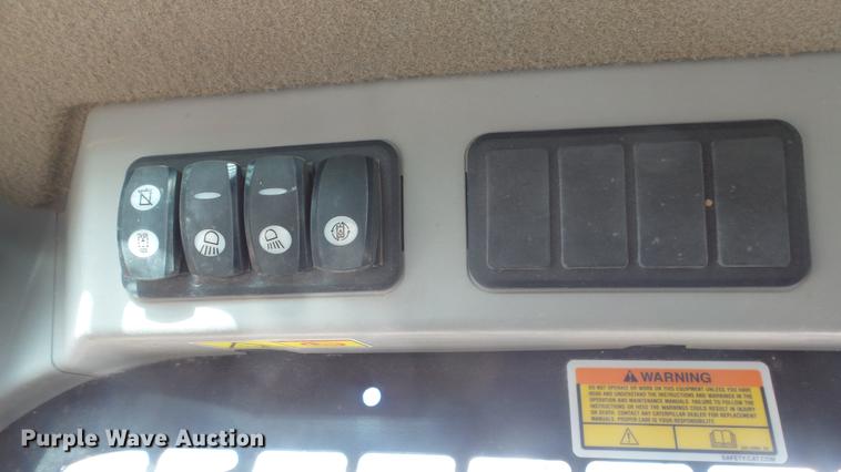 image for item DC1316 2015 Caterpillar 236D skid steer