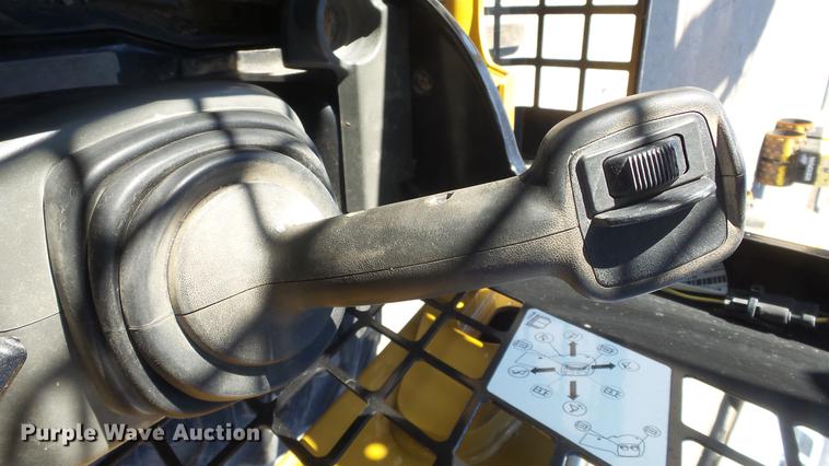 image for item DC1316 2015 Caterpillar 236D skid steer