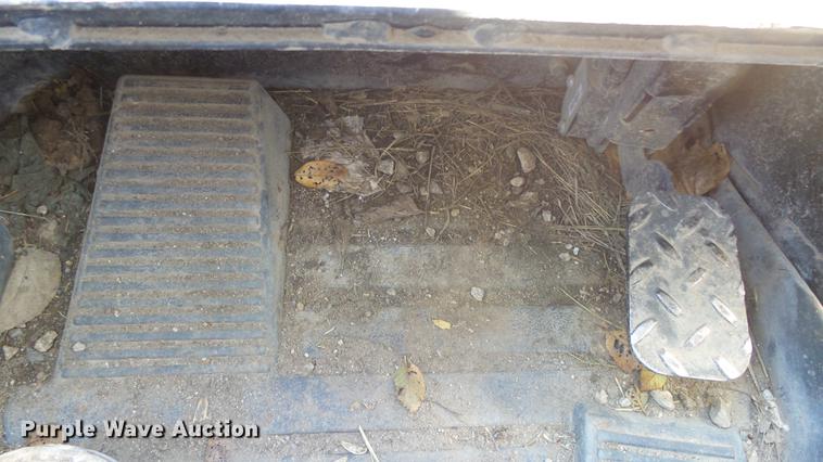 image for item DC1316 2015 Caterpillar 236D skid steer