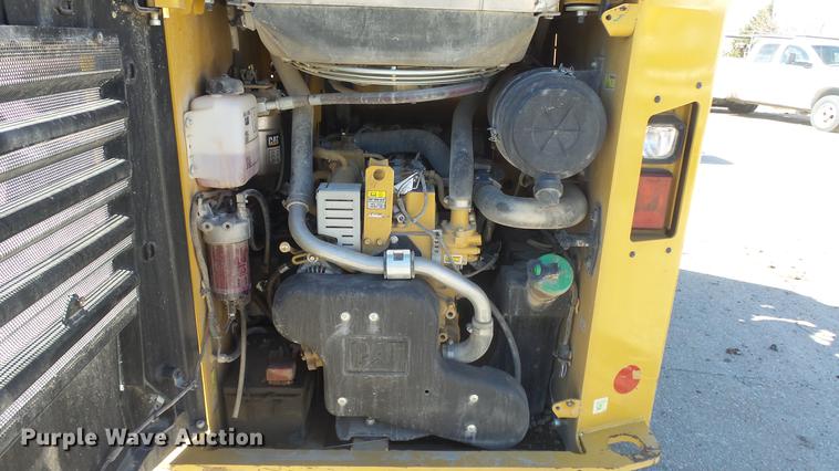 image for item DC1316 2015 Caterpillar 236D skid steer
