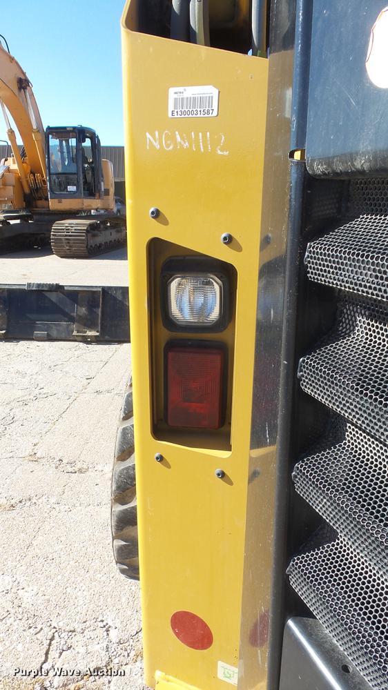 image for item DC1316 2015 Caterpillar 236D skid steer