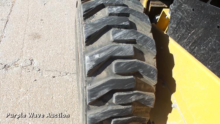 image for item DC1316 2015 Caterpillar 236D skid steer