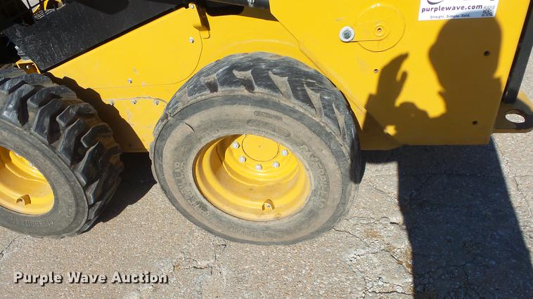 image for item DC1316 2015 Caterpillar 236D skid steer