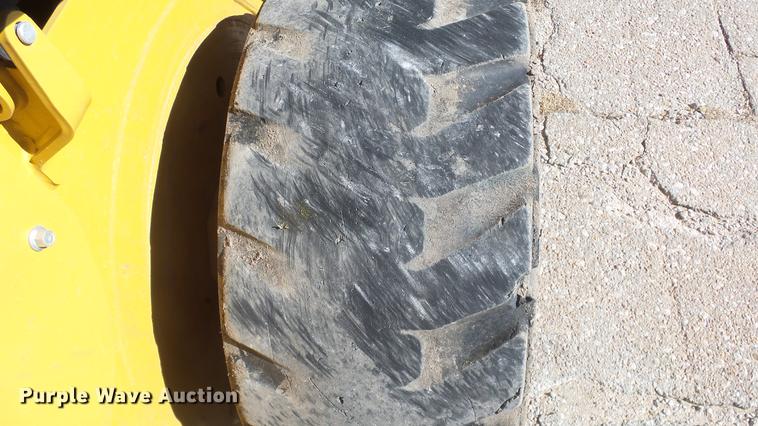 image for item DC1316 2015 Caterpillar 236D skid steer