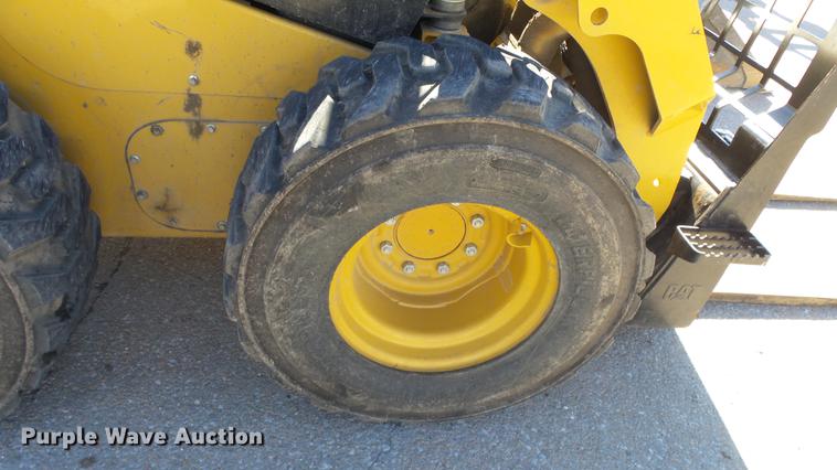 image for item DC1316 2015 Caterpillar 236D skid steer