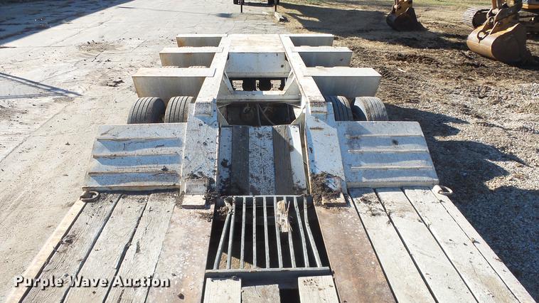 image for item DC1319 1991 Witzco Challenger RG50 lowboy equipment trailer