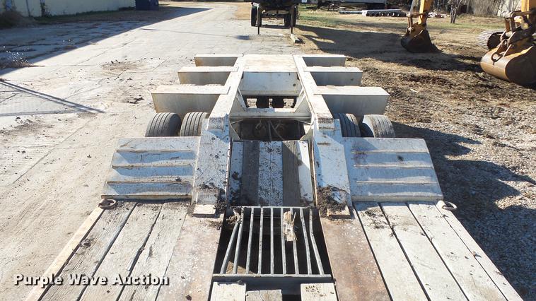image for item DC1319 1991 Witzco Challenger RG50 lowboy equipment trailer