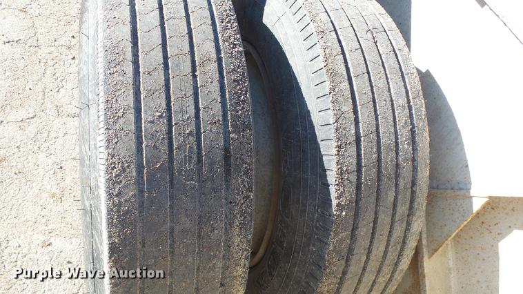 image for item DC1319 1991 Witzco Challenger RG50 lowboy equipment trailer