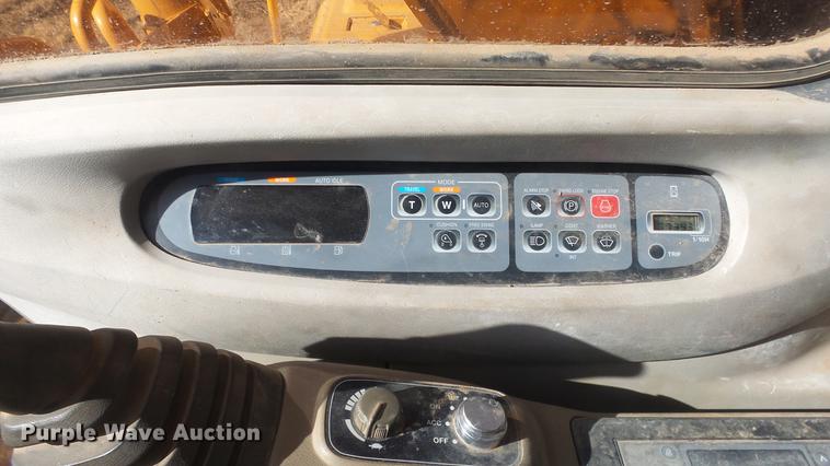 image for item DC1321 2005 Case CX160 excavator