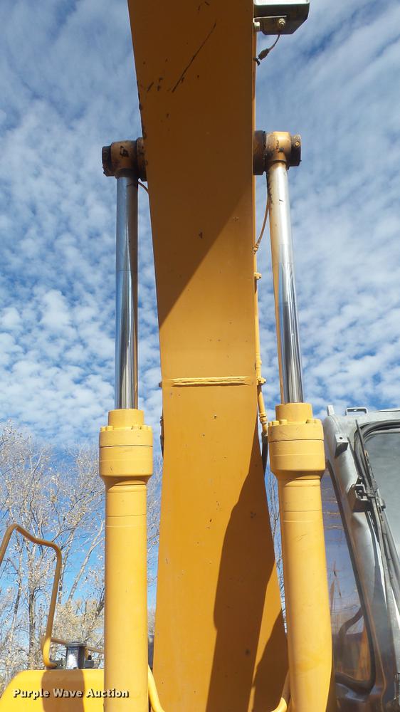 image for item DC1321 2005 Case CX160 excavator