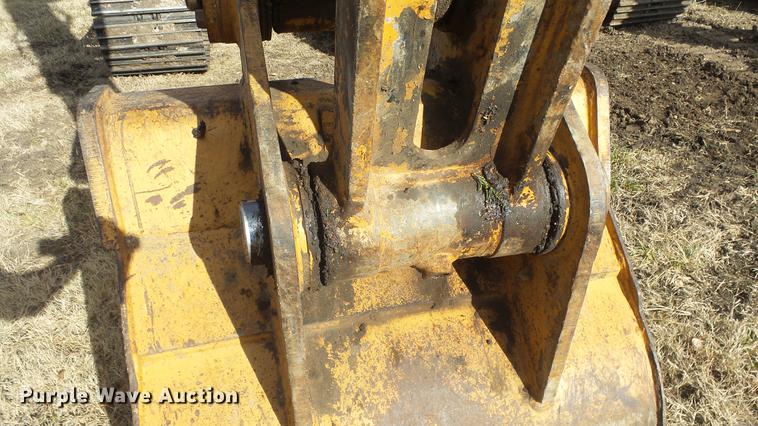 image for item DC1321 2005 Case CX160 excavator