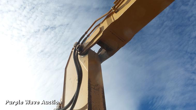 image for item DC1321 2005 Case CX160 excavator