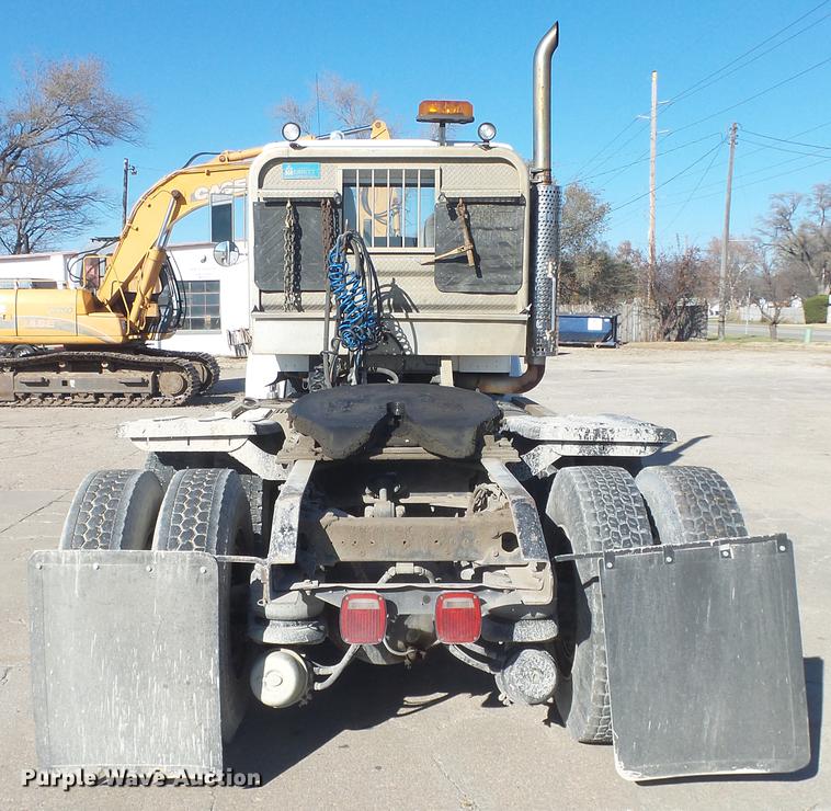 image for item DC1322 1998 Kenworth T800 semi truck